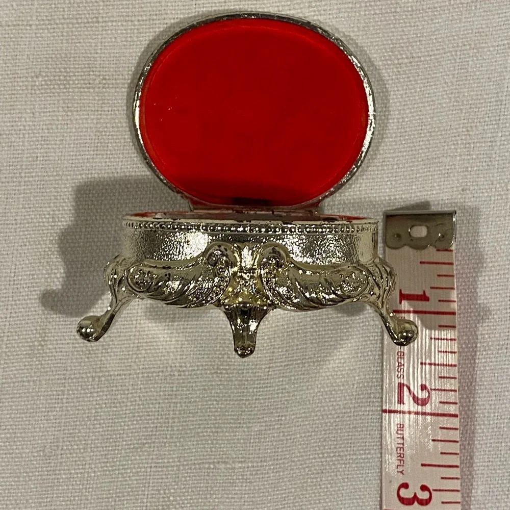 Vintage metal Jewelry Box - Organizer / trinket box
